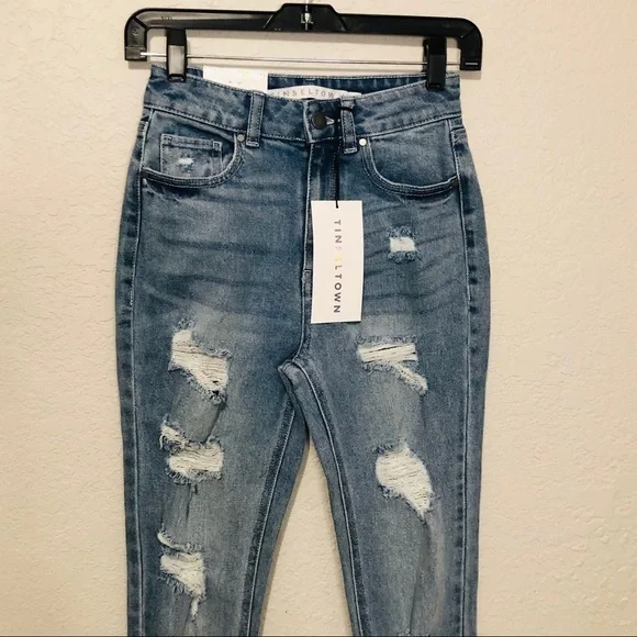 NWT Tinseltown Distressed High Rise The Mom Skinny Jeans Size 25 - Picture 4 of 12